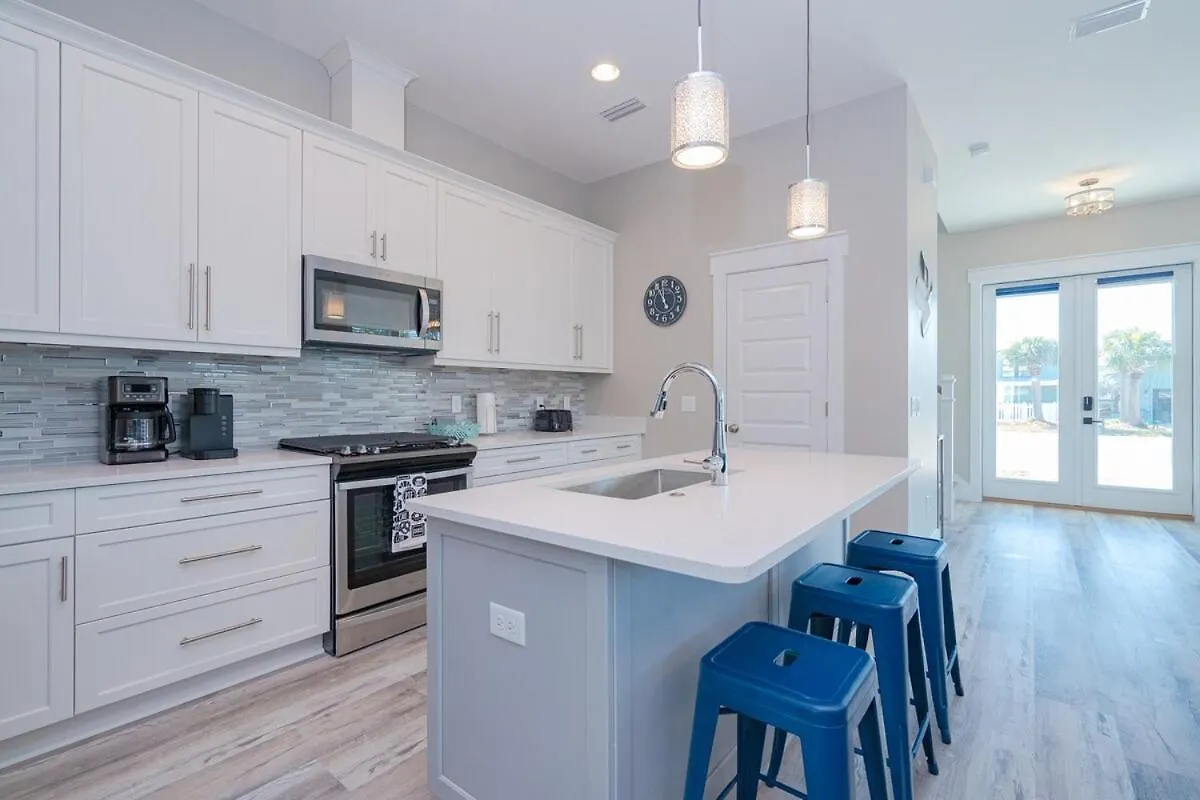 Brand New, Steps To Beach, Gulf Views, Heated Pool بنما سيتي بيتش بيت للعطل