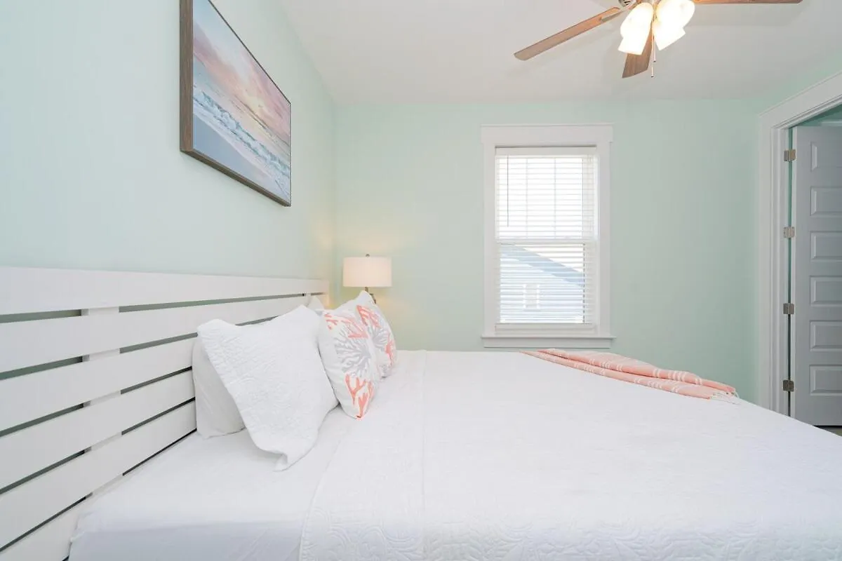 Brand New, Steps To Beach, Gulf Views, Heated Pool بنما سيتي بيتش