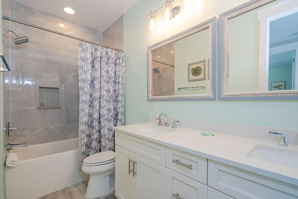 Brand New, Steps To Beach, Gulf Views, Heated Pool بنما سيتي بيتش بيت للعطل